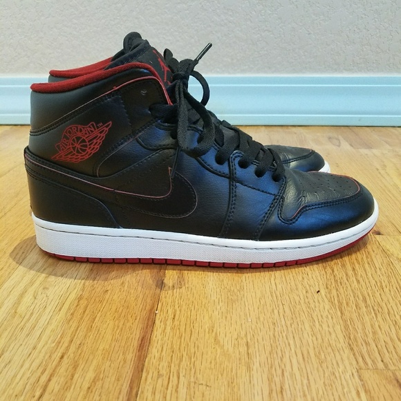 jordan 1 retro mid black red white